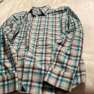 Mens untuckit button down size large